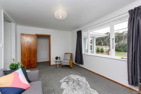 Photo of property in 105 Domett Street, Waitara, 4320