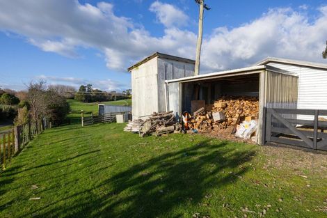 Photo of property in 658 Roberts Line, Kelvin Grove, Palmerston North, 4470