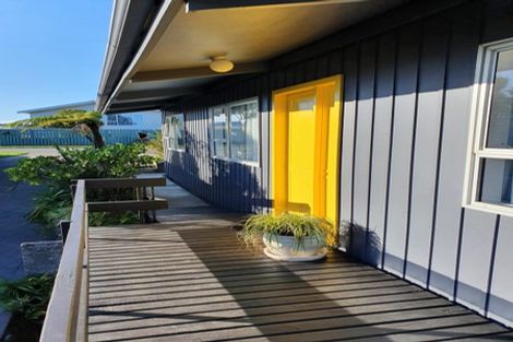 Photo of property in 8 Toporoa View, Ascot Park, Porirua, 5024