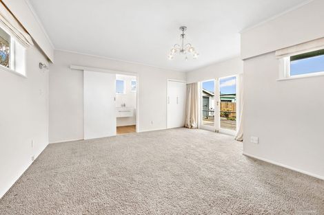 Photo of property in 27 Woodford Avenue, Henderson, Auckland, 0610