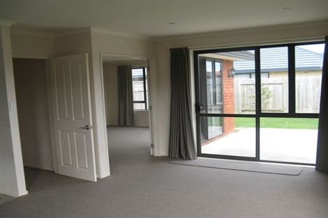 Photo of property in 27 Boston Parade, Kelvin Grove, Palmerston North, 4414