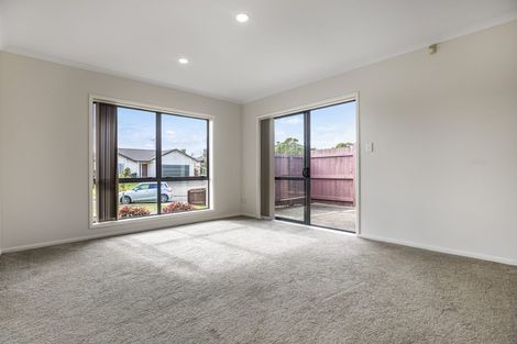 Photo of property in 13 Attymon Lane, East Tamaki, Auckland, 2016