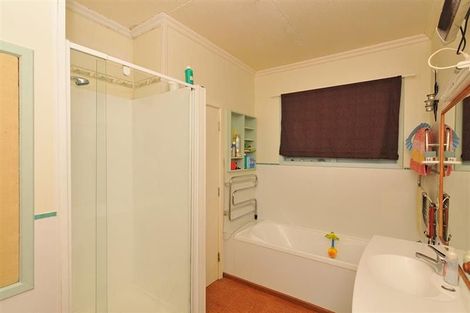 Photo of property in 36 Chester Road, Tawa, Wellington, 5028