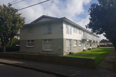 Photo of property in 9/10 Trevethick Grove, Woburn, Lower Hutt, 5010