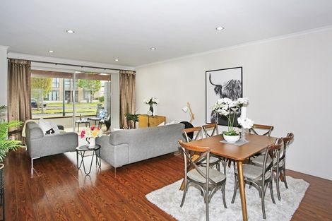 Photo of property in 27 Hakawai Avenue, Takanini, 2112