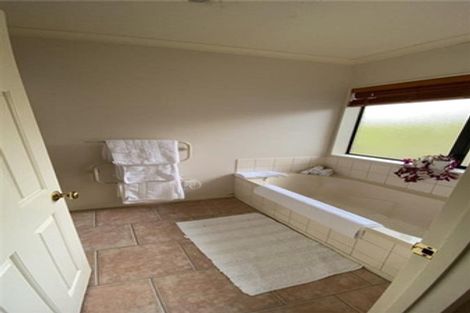 Photo of property in 94 Landing Drive, Albany, Auckland, 0632