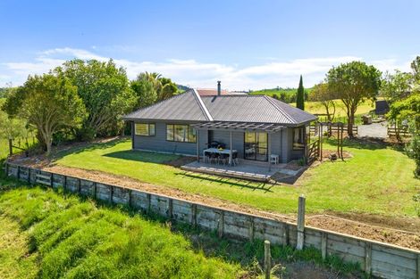 Photo of property in 3 Waiteitei Road, Wellsford, 0974