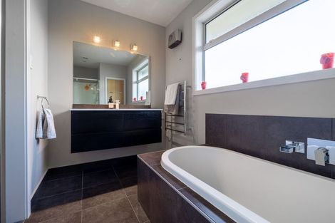 Photo of property in 14 Joyce Crescent, Ilam, Christchurch, 8041