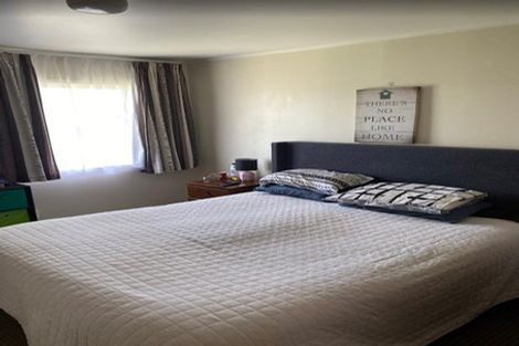 Photo of property in 1 Cotton Street, St Andrews, Hamilton, 3200