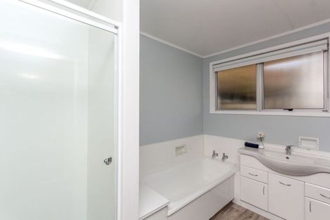 Photo of property in 12 Montana Place, Merrilands, New Plymouth, 4312