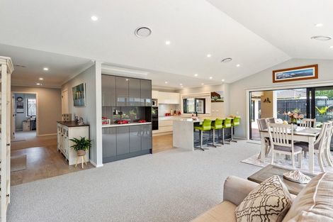 Photo of property in 99 The Drive, Paraparaumu Beach, Paraparaumu, 5032