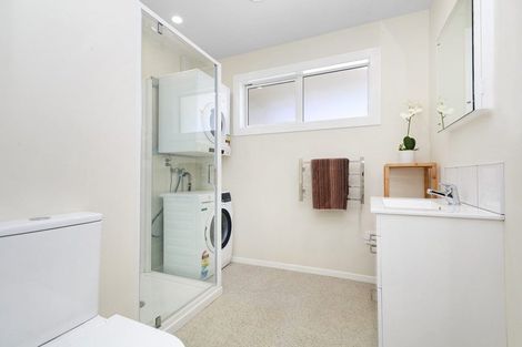 Photo of property in 47 Pukatea Street, Eastbourne, Lower Hutt, 5013