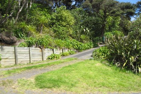 Photo of property in 113 Seaview Road, Piha, New Lynn, 0772