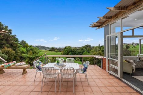 Photo of property in 15 Tudor Park Drive, Whitford, Howick, 2571