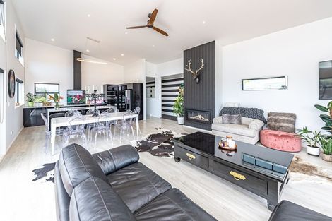 Photo of property in 34 Golf Vue Place, Castlecliff, Whanganui, 4501