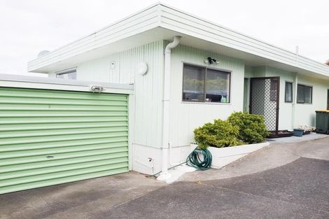 Photo of property in 2/12 King Richard Place, Browns Bay, Auckland, 0630