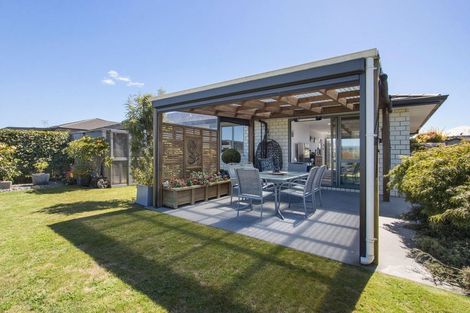 Photo of property in Waterview Estate, 26/4 Greystone Place, Omokoroa, 3114