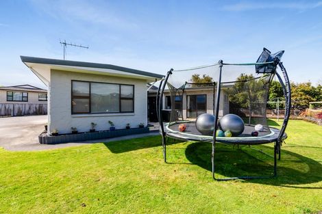 Photo of property in 5 Pokaka Place, Inglewood, 4330