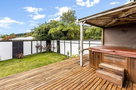 Photo of property in 21 Dalton Grove, Stokes Valley, Lower Hutt, 5019
