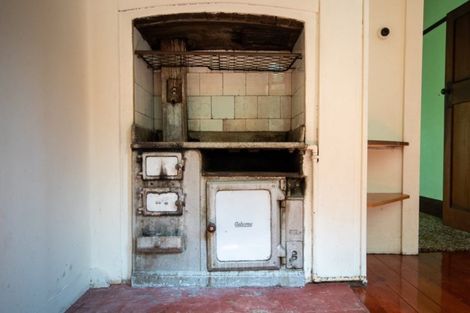 Photo of property in 20 Roslyn Road, Bluff Hill, Napier, 4110