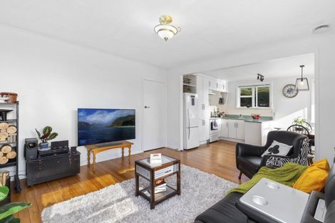 Photo of property in 78 Taylor Terrace, Tawa, Wellington, 5028
