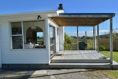 Photo of property in 2b Mahoe Street, Otaki Beach, Otaki, 5512