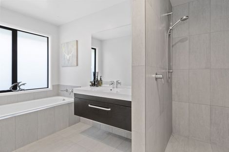 Photo of property in 2 Pimelea Street, Papamoa Beach, Papamoa, 3118