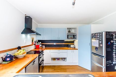 Photo of property in 160 Wellington Road, Paekakariki, 5034