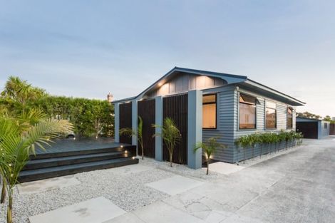 Photo of property in 16 Gillies Avenue, Claudelands, Hamilton, 3214