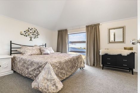 Photo of property in 1/77 Manuka Road, Bayview, Auckland, 0629