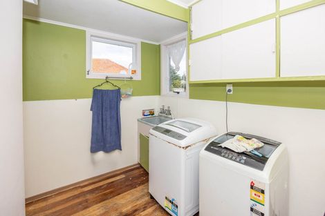 Photo of property in 37 Ross Crescent, Fairfield, Hamilton, 3214