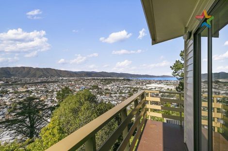 Photo of property in 10 Jacaranda Grove, Maungaraki, Lower Hutt, 5010