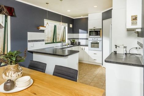 Photo of property in 3/129a Manuka Road, Bayview, Auckland, 0629