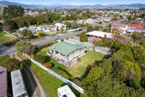 Photo of property in 17 Te Rauparaha Street, Otaki, 5512