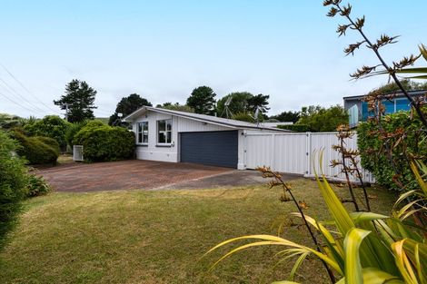 Photo of property in 7 Motukaraka Point, Pauatahanui, Porirua, 5381