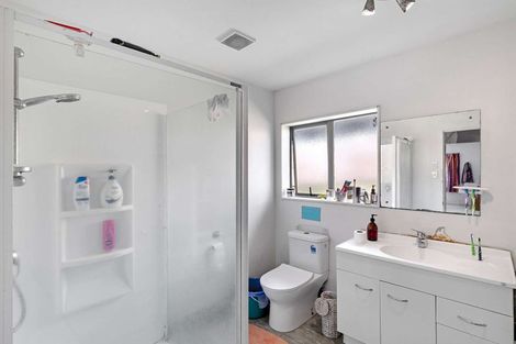 Photo of property in 16b Roick Parade, Glen Eden, Auckland, 0602