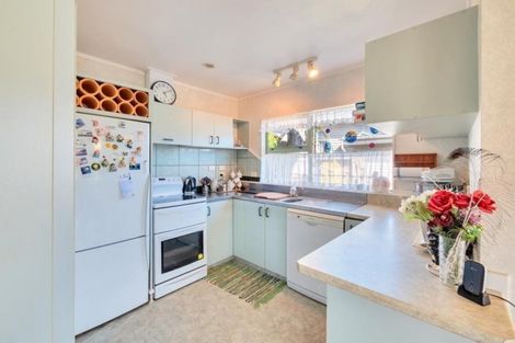 Photo of property in 33 Rangeview Road, Sunnyvale, Auckland, 0612