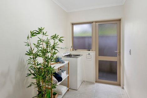 Photo of property in 5 Fairway Oaks Drive, Waikanae Beach, Waikanae, 5036