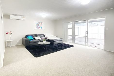 Photo of property in 3/63 Kenderdine Road, Papatoetoe, Auckland, 2025