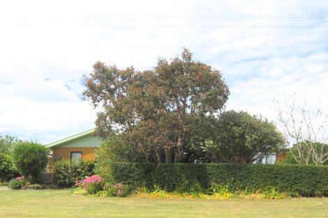 Photo of property in 32 Banks Street, Tolaga Bay, 4077