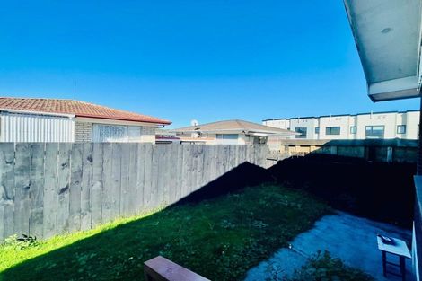 Photo of property in 2/8 Russell Road, Manurewa, Auckland, 2102