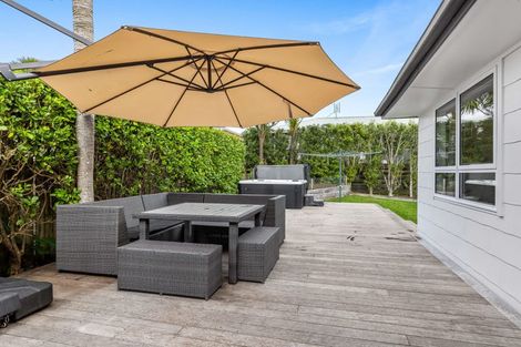 Photo of property in 2/28 Bay Street, Red Beach, 0932