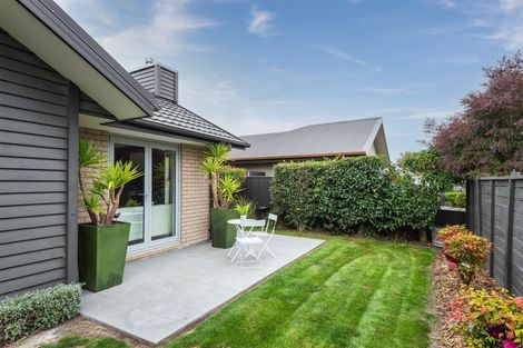 Photo of property in 28 Holbrook Way, Westmorland, Christchurch, 8025