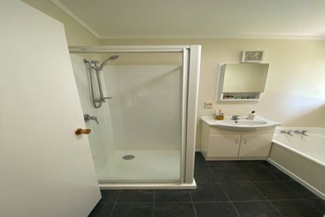 Photo of property in 42 Claverdon Drive, Massey, Auckland, 0614