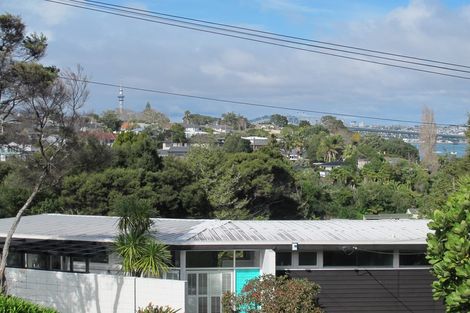 Photo of property in 1/15 Wilding Avenue, Northcote Point, Auckland, 0627