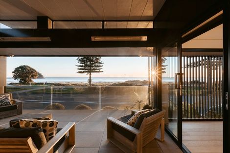 Photo of property in 87 Marine Parade, Mount Maunganui, 3116