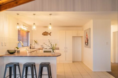 Photo of property in 19a Huia Street, Waikanae, 5036