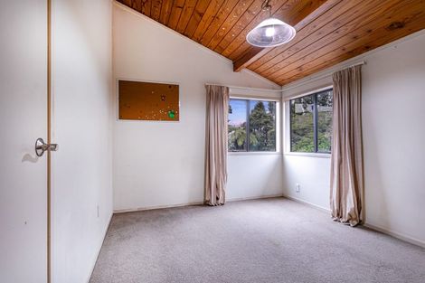 Photo of property in 922 West Coast Road, Waiatarua, Auckland, 0604