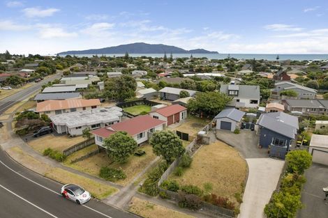 Photo of property in 33 Rutherford Drive, Waikanae Beach, Waikanae, 5036