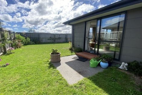 Photo of property in 8 Sholto Duncan Crescent, Halswell, Christchurch, 8025